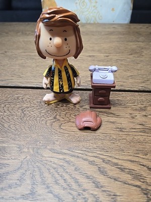 Peppermint Patty Peanuts Good Ol Charlie Brown Memory Lane 2002 Smiling Figure