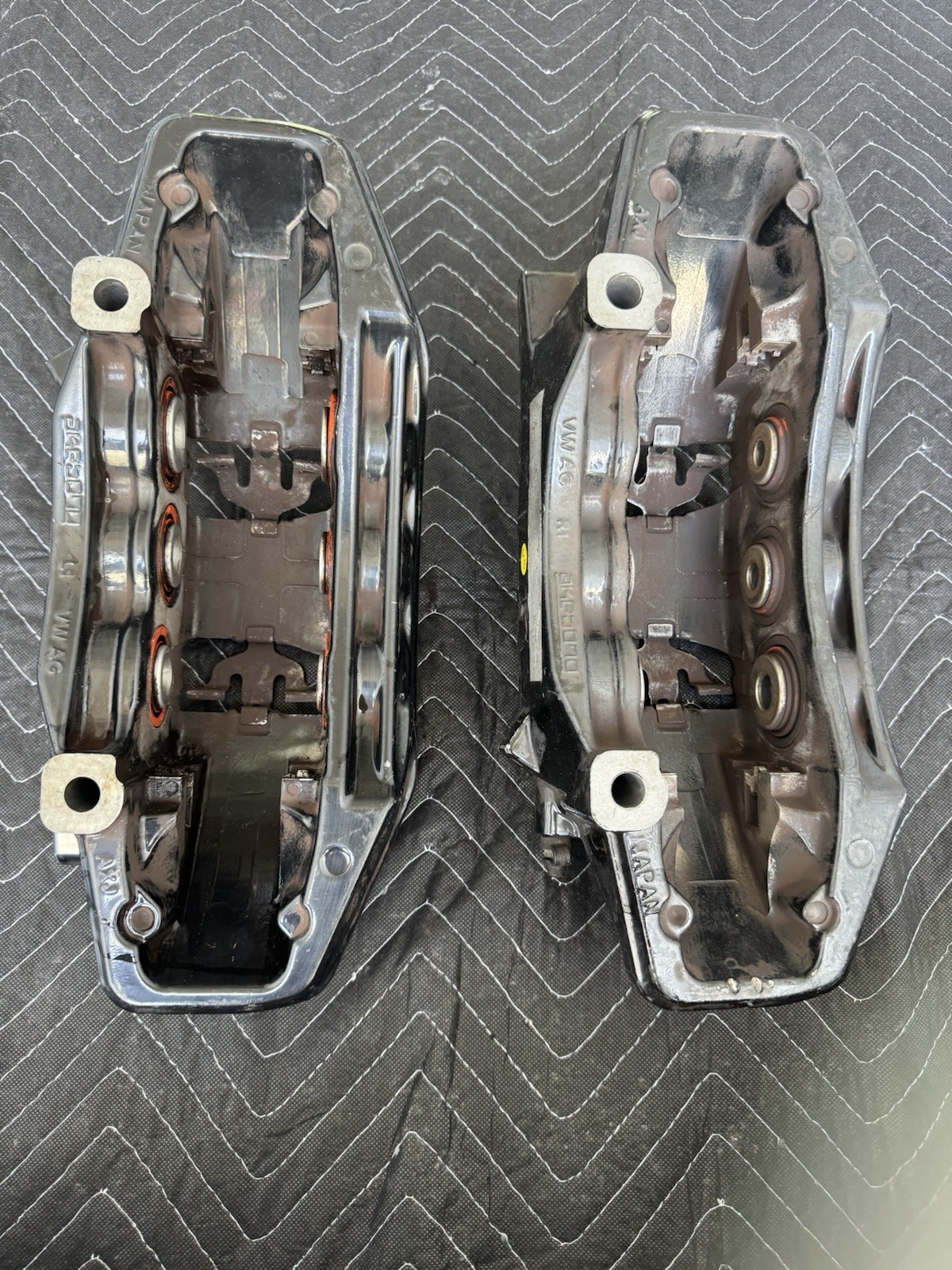 OEM 2016-2020 Bentley Bentayga Front Set 6 Pot Akebono Brake Calipers