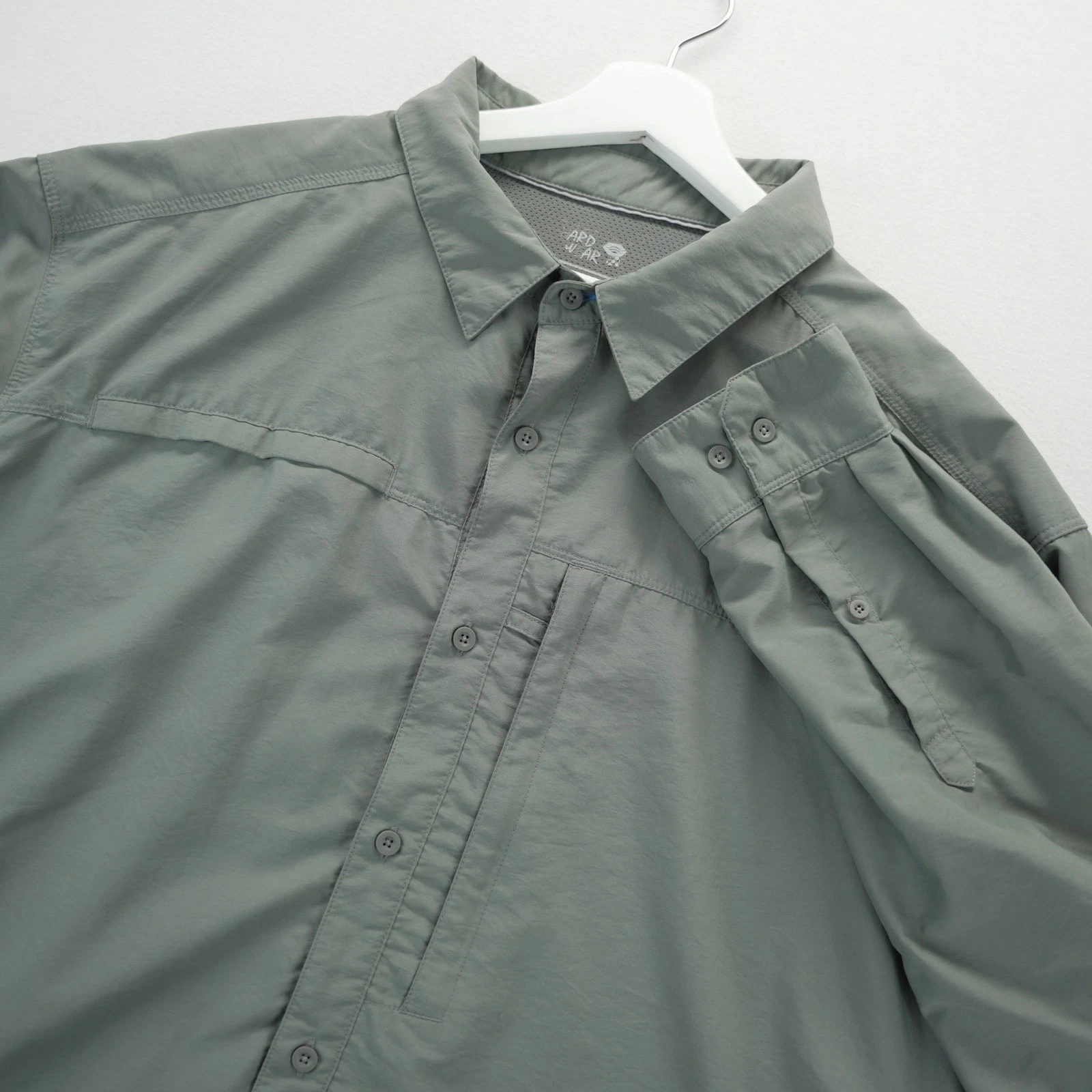 Mountain Hardwear Mens Gray Long Sleeve Hiking Shirt XL Venting Zippered Nylon
Opens in a new window