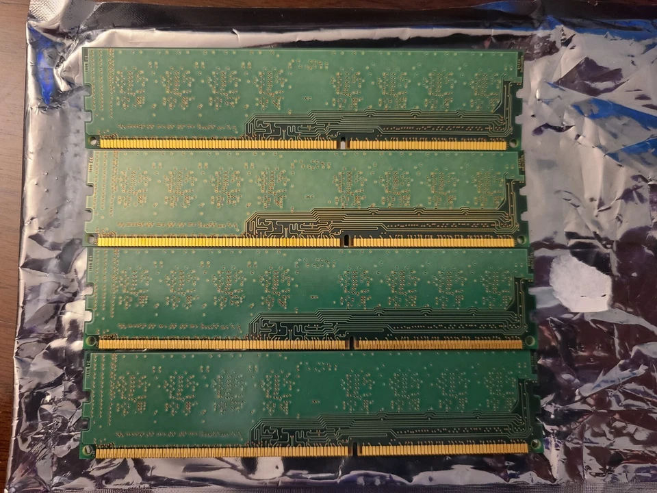 ELPIDA DDR3 4 x 1GB Modules - PC310600U-9-05-AP - Image 2 of 2