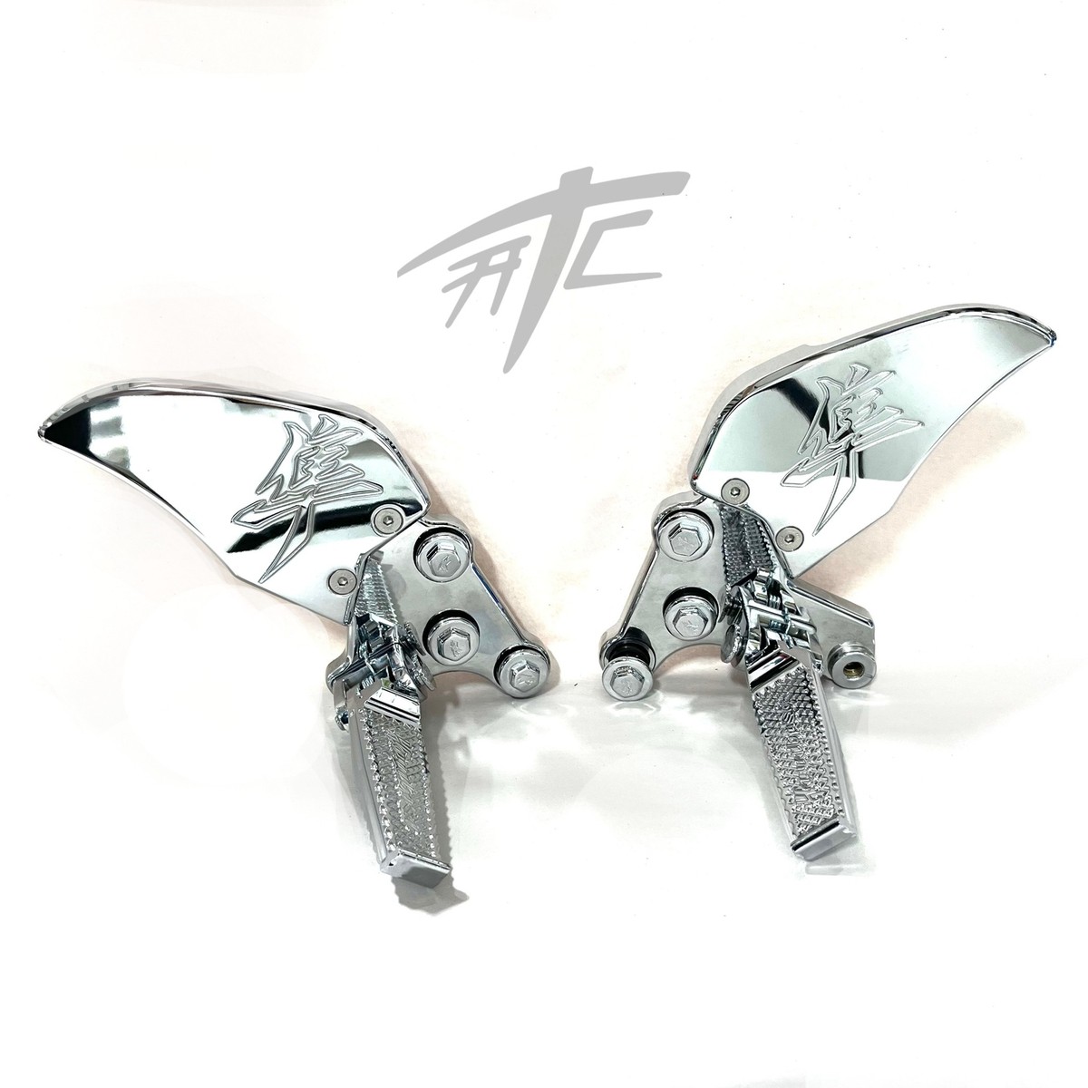 HAYABUSA CHROME KANJI FOOT PEGS & BRACKET DRESS UP KIT 2022