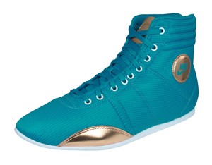 nike hijack mid womens trainers