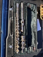 Vintage Yamaha Flute made in Japan in box - Silver