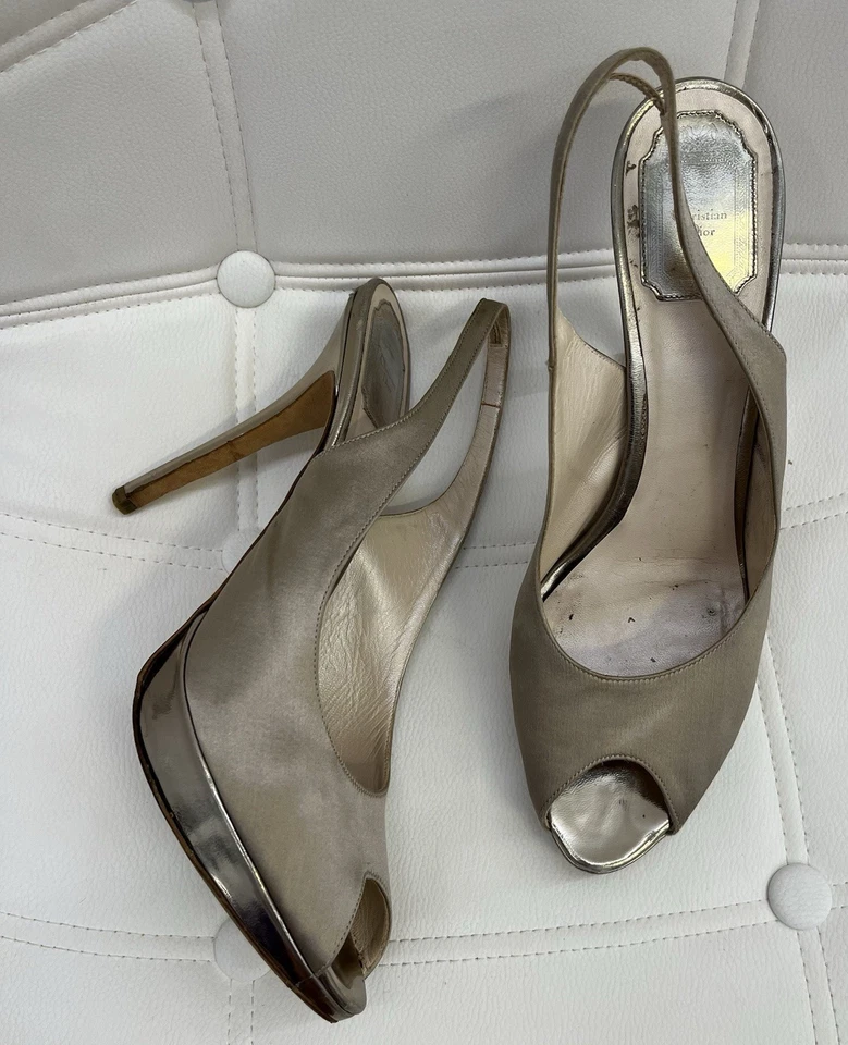 CRISTIAN DIOR Elegante Dorado Peep-toe Eslinga Trasera Tacones Talla 42 10.5 Cuero Satinado Foto 3 de 4