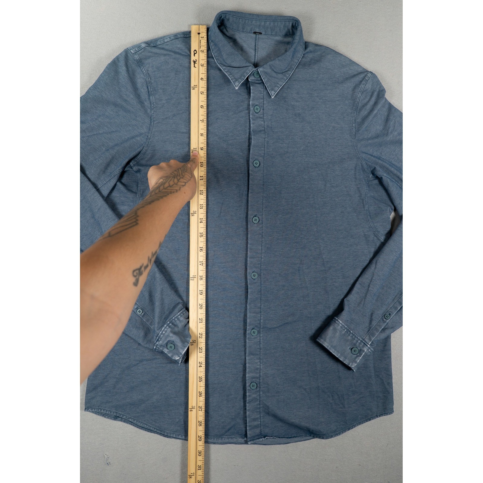 Lululemon Commission Long Sleeve Button Down Shirt Blue Grey Slubbed Mens image 6