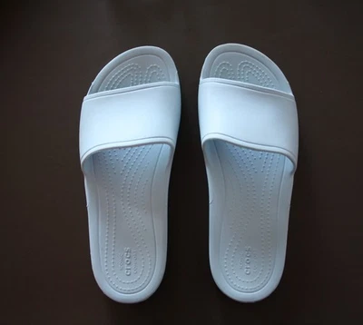 Herren Damen Badelatschen Pantoletten, Crocs, hellblau W10, kaum getragen - Bild 1 von 3