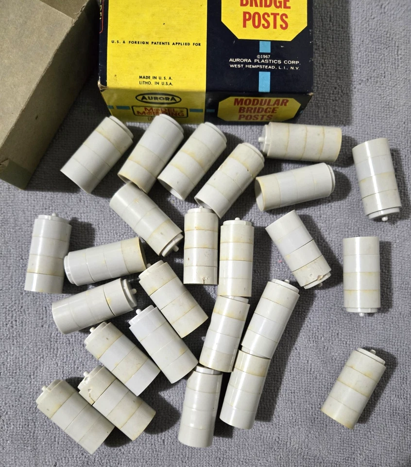 1967 AURORA Modular Bridge Posts Model Motoring in HO Scale NO. 1591 - .98 SET - Image 2 of 4