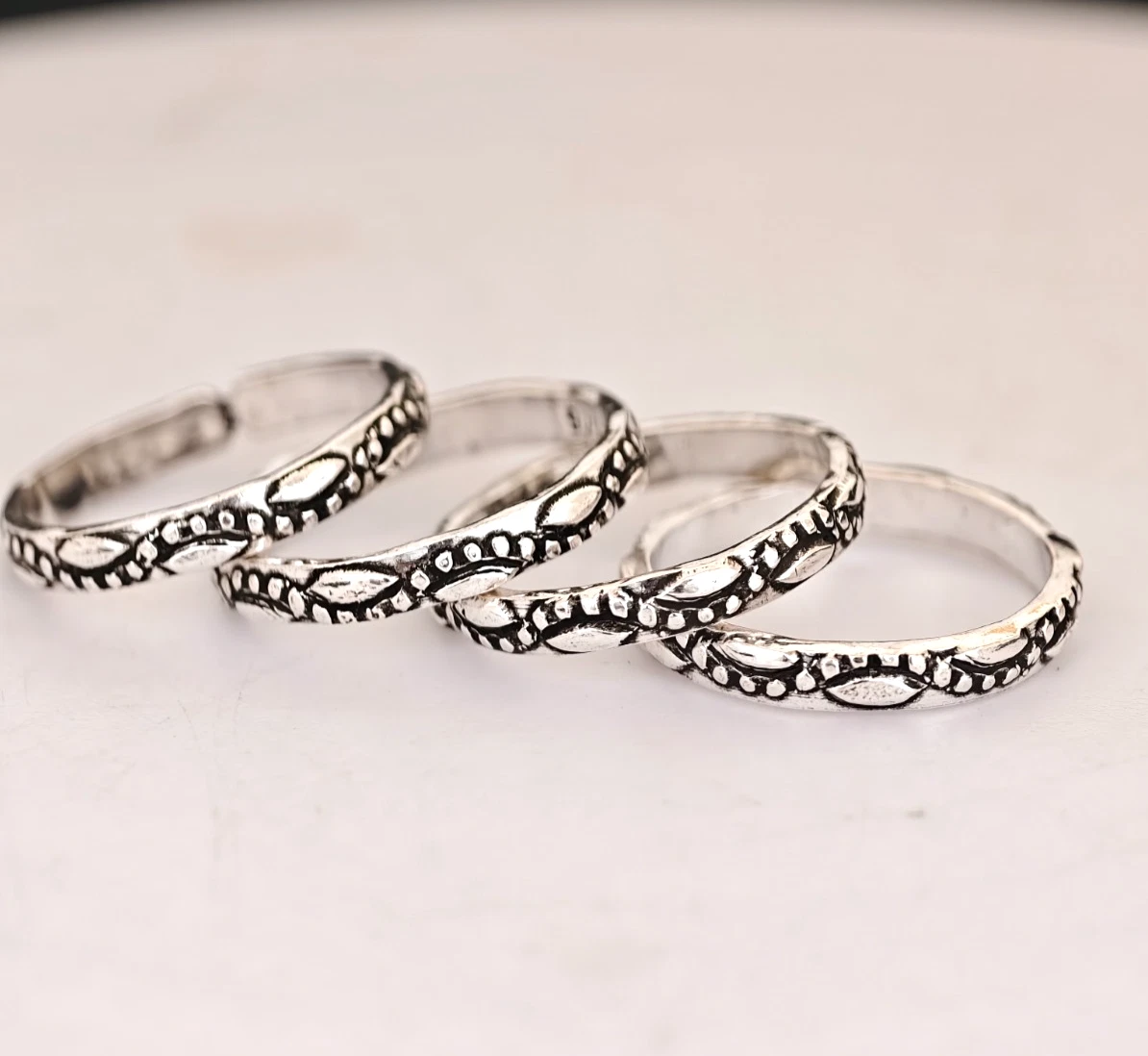 925 Silber Vintage gepunkteter Zehenring verstellbar Boho oxidiert Fußschmuck...