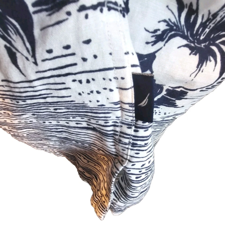 Nautica Hawaiian Shirt Mens Large L White, Blue Short Sleeve Camp Linen Blend - Image 3 of 4