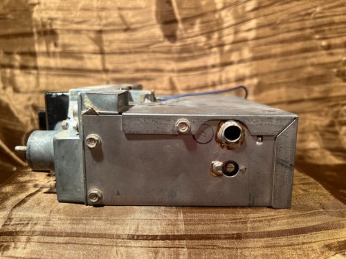 VINTAGE PHILCO FoMoCo /FOMO CO 12V CAR RADIO 8TP0 020803 - Picture 8 of 9