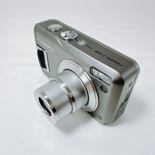 Fujifilm FinePix F31 fd Silver 6.3MP Compact Digital Camera - Picture 11 of 11