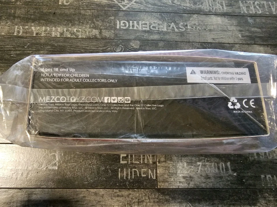 MEZCO One:12 - Harley Quinn - Suicide Squad - DC Comics - NEU/OVP - Bild 4 von 4