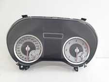 Mercedes-Benz A W176 2013 Diesel Geschwindigkeitsmesser Cockpit 80kW INM15636