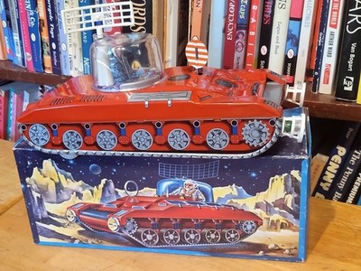 VERY NICE VINTAGE BATTERY OPERATED Char de L' Espace  SPACE TANK  IN BOX