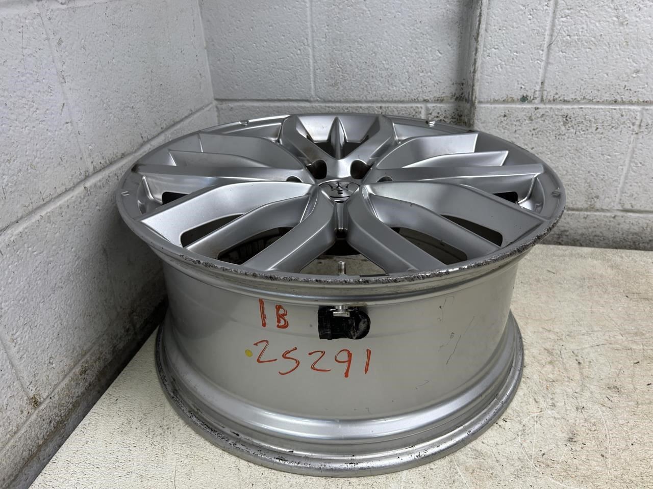Maserati Levante 2022 Wheel P/N 670112462