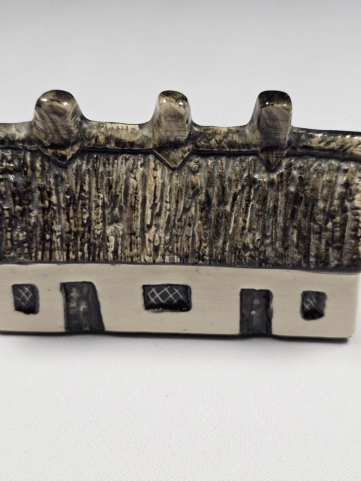 Tey Pottery No 38, Britain In Miniature, Mini House, Britain In Miniature - Image 4 of 4