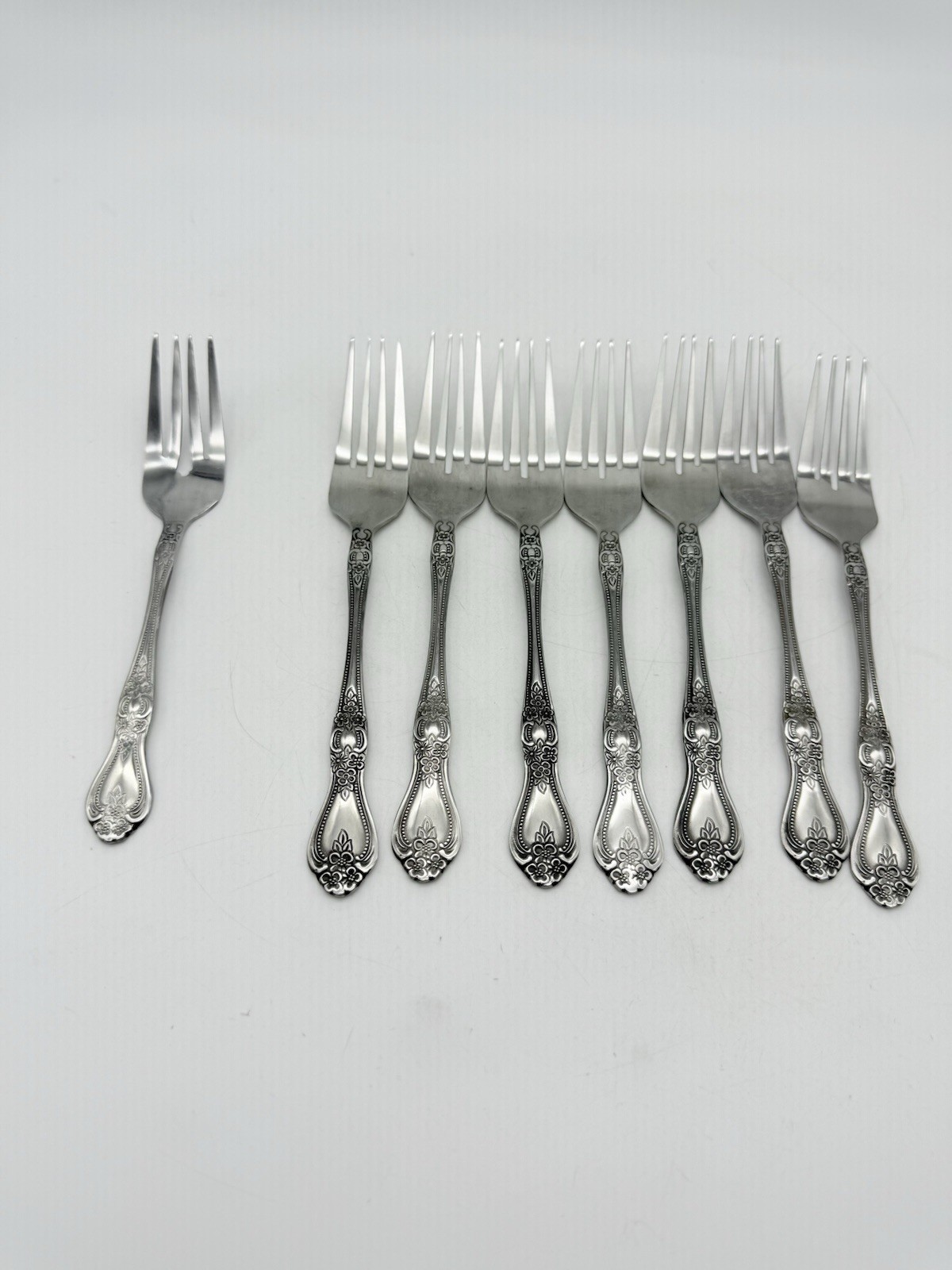 Elegant Ornate Floral Flatware 7 Dinner 1 Salad