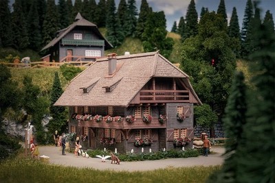 Faller 130012 Jubiläumsmodell Uhrenmacherhaus mit Figur 1:87(H0) NEU/OVP
