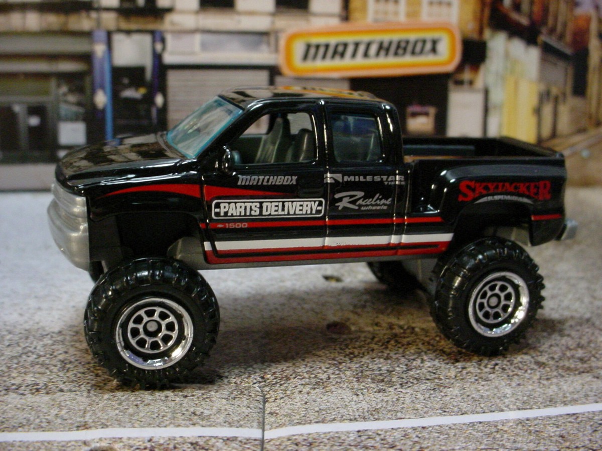 2024 Matchbox SKYJACKER SUSPENSIONS 1999 CHEVROLET SILVERADO