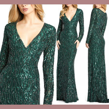 NWT 598 Mac Duggal 6 Long Sleeve Beaded V-Neck Gown in Forest Green G1342