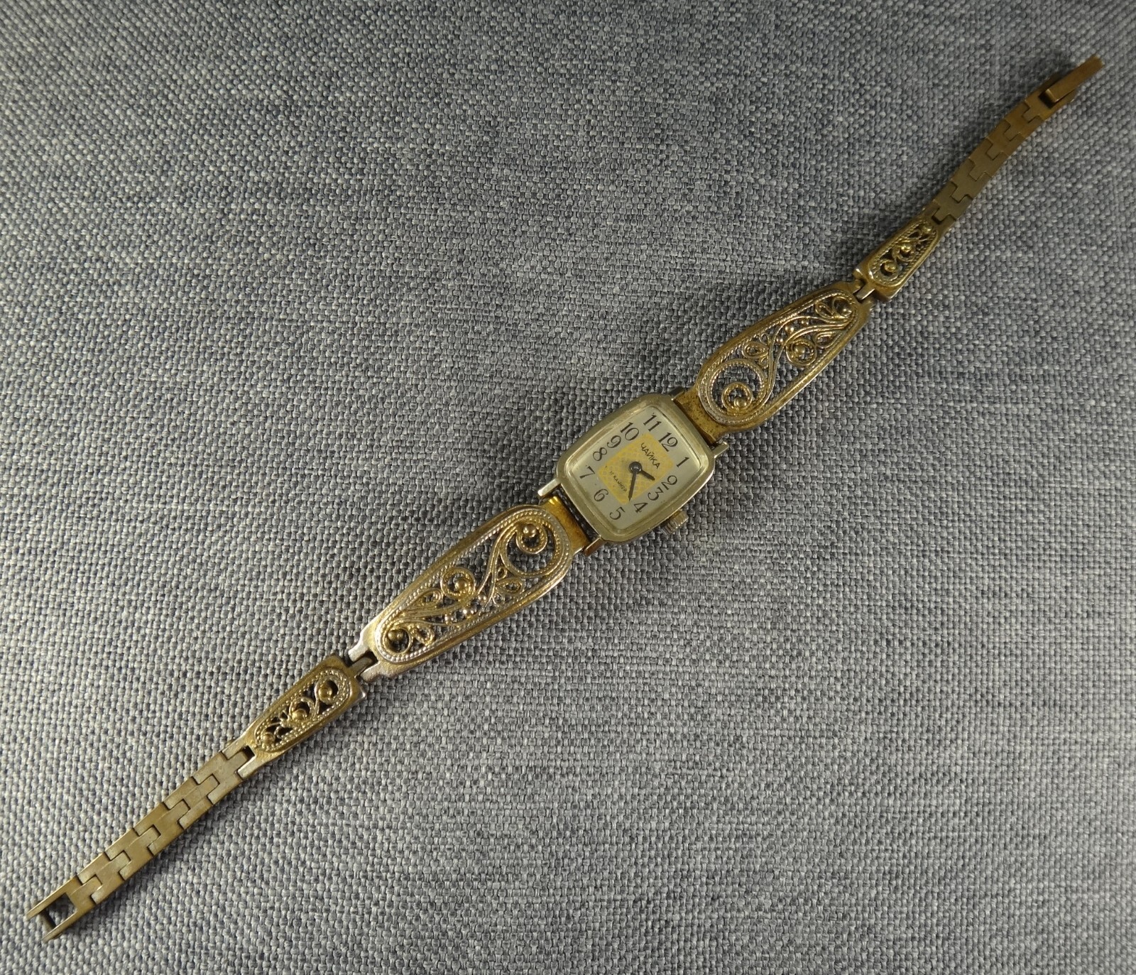 Vintage Chaika Women's Beauty  Watch Soviet Mechanical Serviced