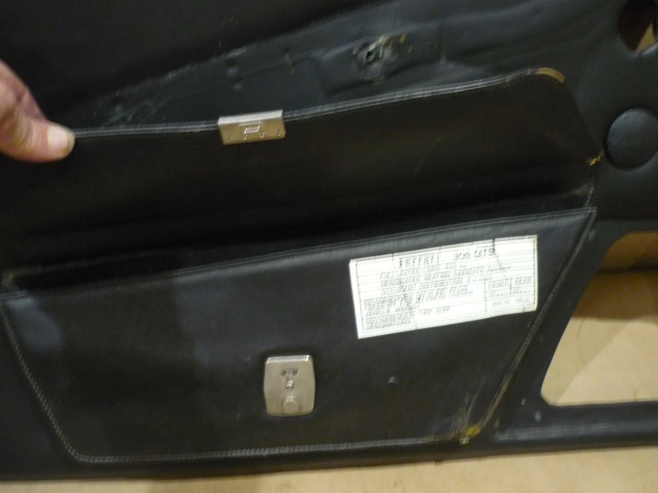 Ferrari 308 - Panel de puerta interior LH GTS - P/N 60345402 Foto 3 de 4