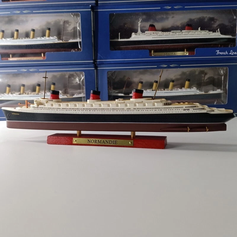 Maßstab 1:1250 Legierung Druckguss Normandie Kreuzfahrtschiff Modell Ozeandampfer Sammlung