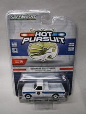 Greenlight Pursuit Series 29 1:64 Delaware State Police 1972 Chevrolet C10