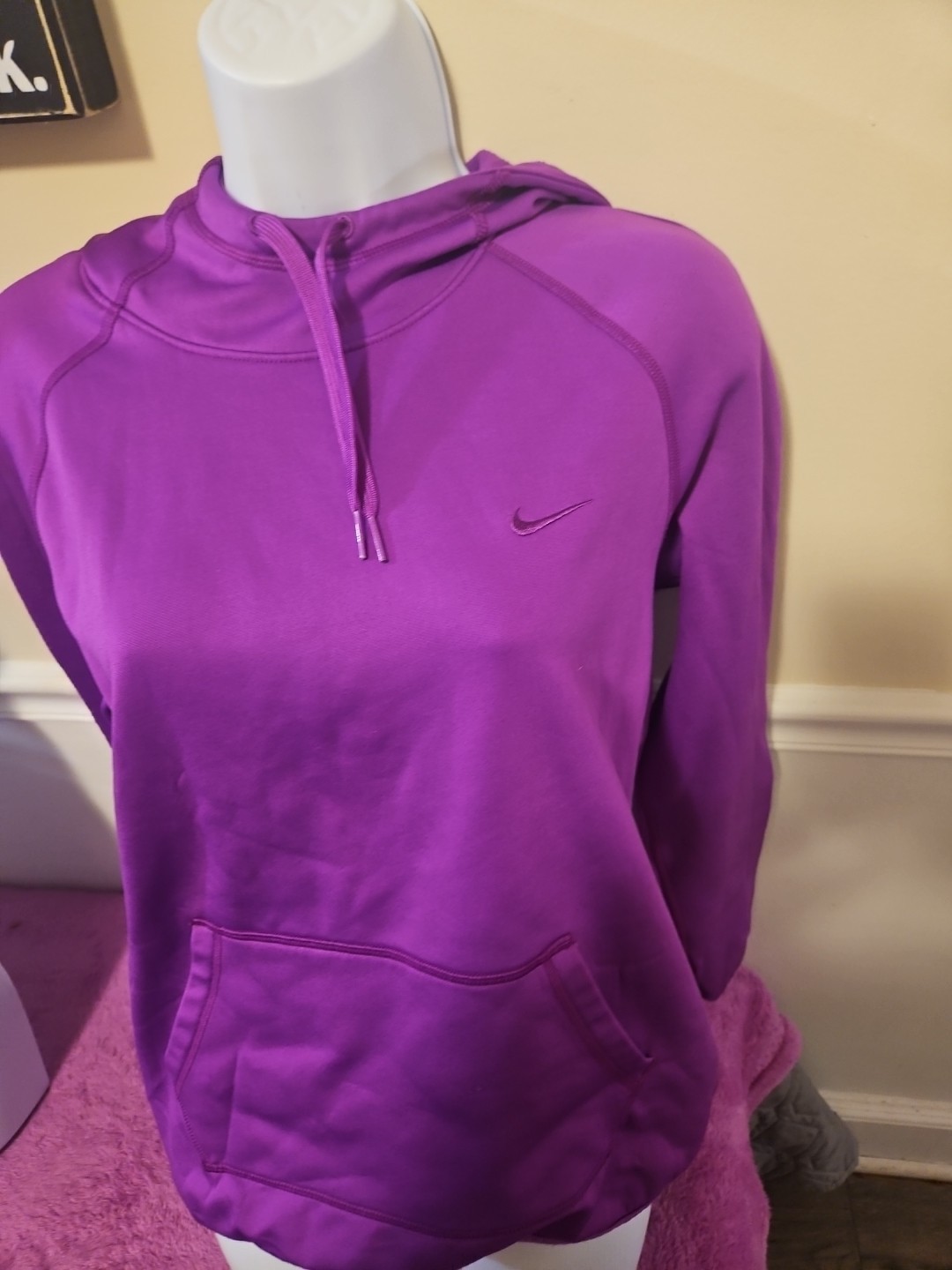 Nike Womens Therma Fit Pullover  Hoodie Fuschia Medium Polyester,Thumbholes thumbnail 2