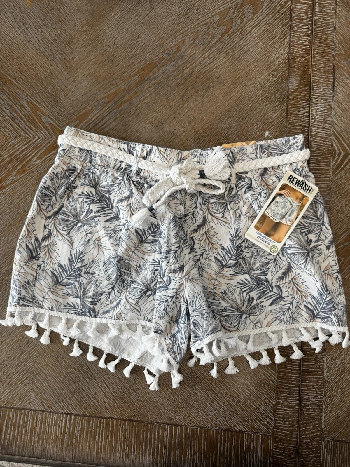 NWT Rewash White Floral Linen Blend Shorts Large Belted Waist 32” Inseam 2.5”