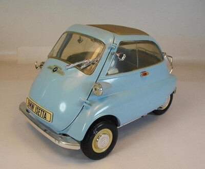 Revell 1/18 BMW Isetta 250 hellblau #5329 | eBay