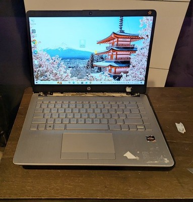 HP 14-dk1074nr 14'' Laptop AMD Ryzen 3 8GB RAM SSD Silver