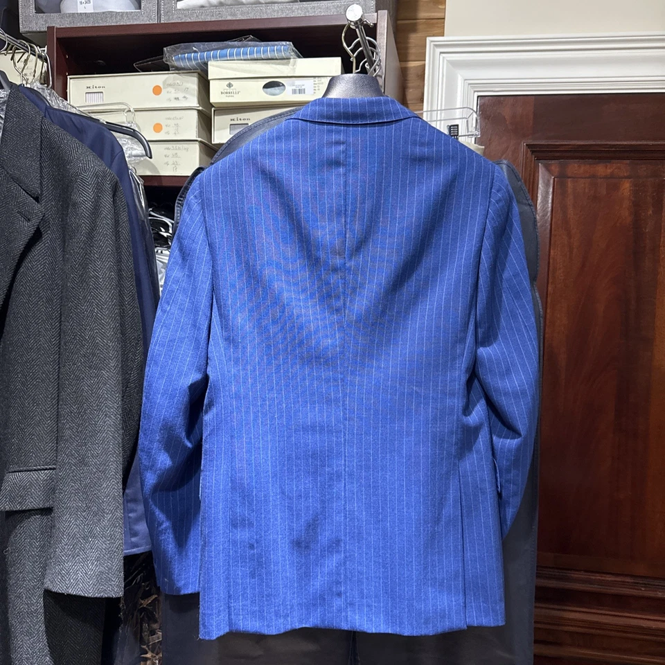 Isaia Suit 48R EU/38R US Blue Pinstripe Italy – Excellent Condition – MSRP $4800 - Image 2 of 4
