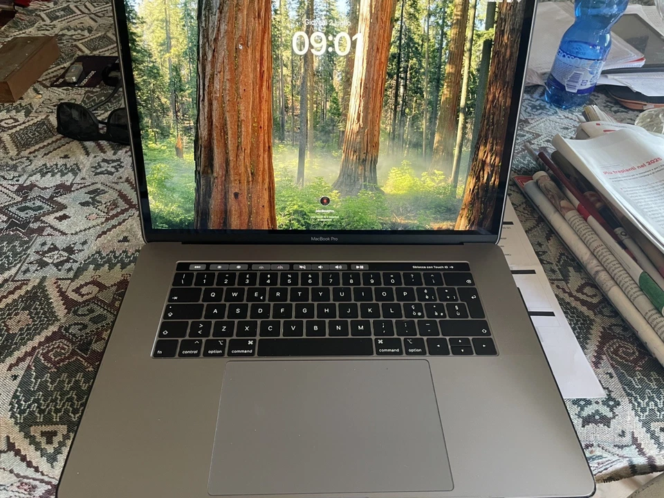 Apple MacBook Pro 15" 2018 · i7 · 16GB · 512GB, foto 1 di 5