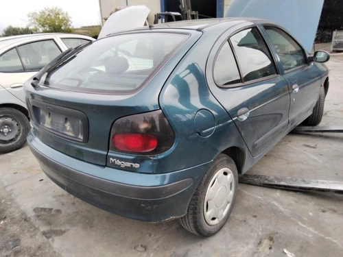 Cappuccio per RENAULT MEGANE I BERL./ BERL. CON PORTÓN (BA0) 1.6e Europ 1791237 - Foto 7 di 10