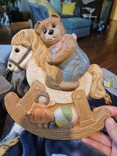 Ancien cheval à bascule / ours en peluche décoration murale crèche