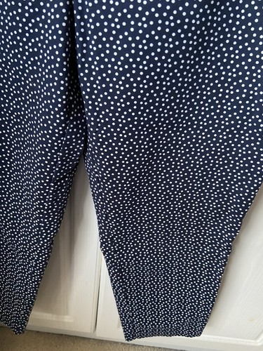 M&S Woman’s Size 16 Short Cropped 24" leg Navy Blue Spotty Trousers - Picture 3 of 12