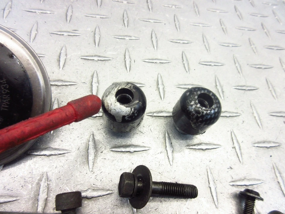 98-06 Suzuki Katana 600 750 GSX600F 2003 OEM MISC tuercas pernos hardware bocina lote Foto 2 de 4