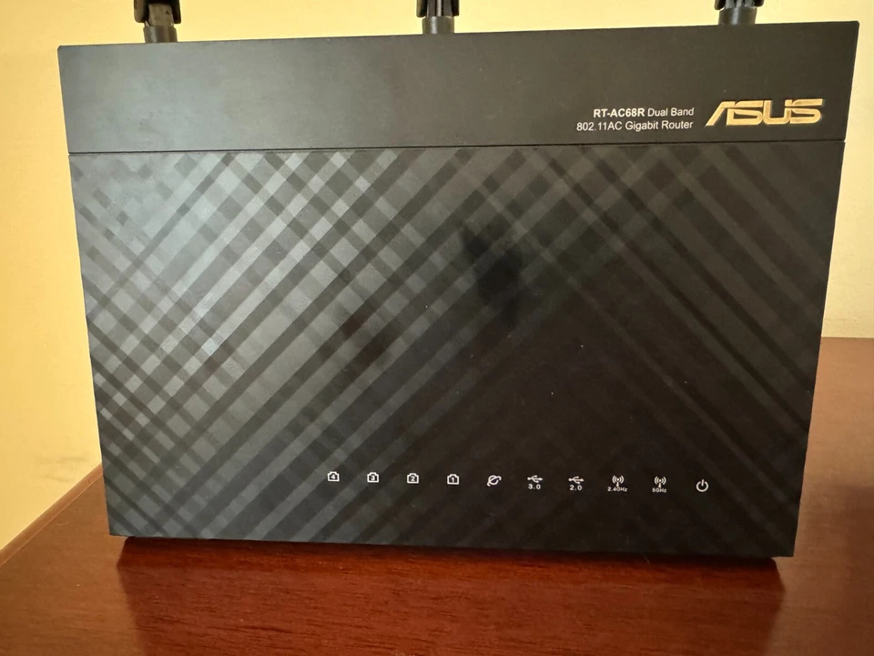 INTERNET bundle , ASUS RT-AC68R wifi router-LINKSYS CM3024 Modem-OOMA Telo, P&P - Image 3 of 4