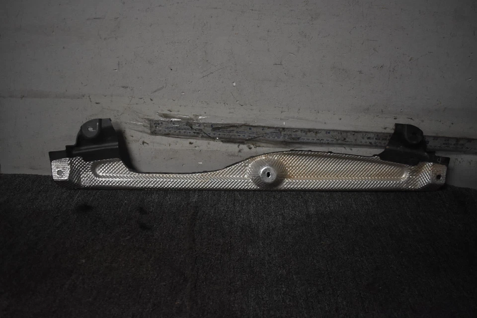 BMW X6 2019-2022 panel de moldura de protección inferior trasero OEM de fábrica Foto 4 de 4