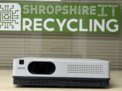 Sanyo PLC-XE34 XGA Projector with 4111 Lamp Hours Used Tested and Working - Picture 14 of 18