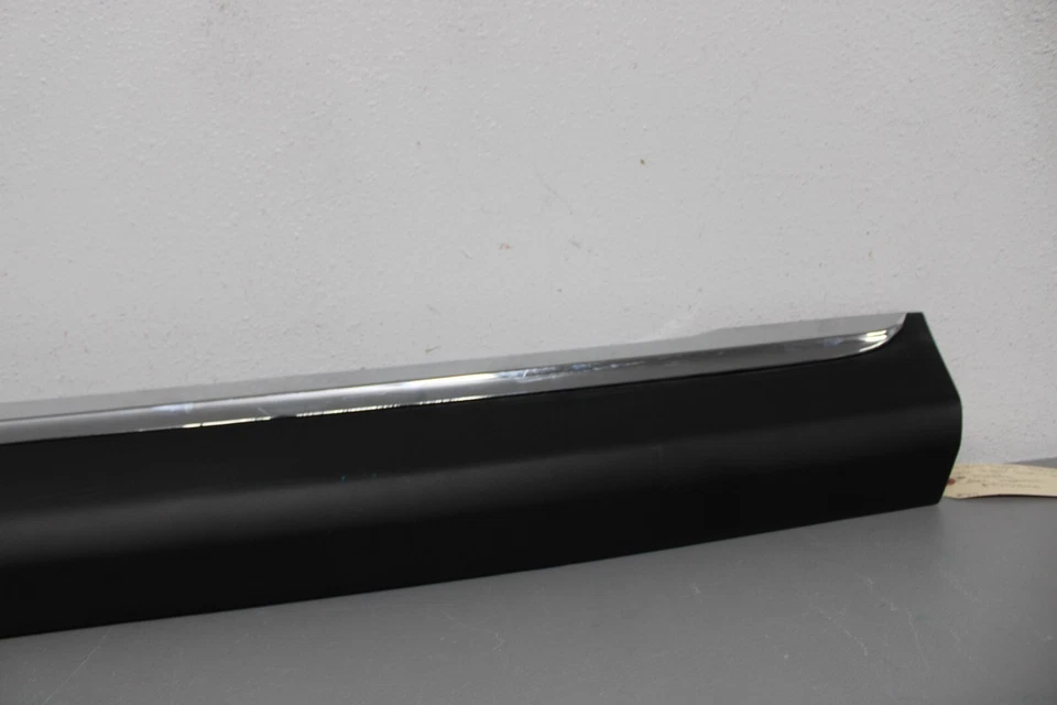2011 2013 TOYOTA HIGHLANDER RIGHT SIDE FRONT DOOR MOLDING Foto 3 de 4