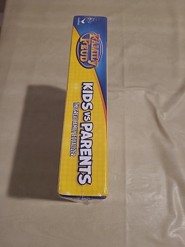 Family Feud Board Game Kids vs Parents The Great Family Equalizer Steve Harvey - Picture 9 of 10