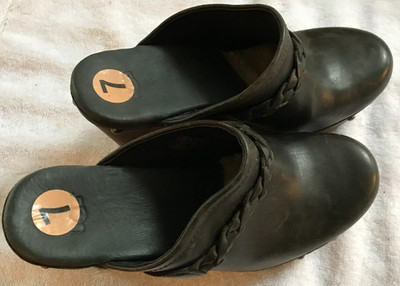 Uggs Womens Black Leather High Heel Slides with Wood Soles  #3206 Women sz 7