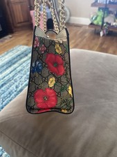 最終値下げ❗️GUCCI フラワープリント ケース Preços baixos em Bolsas e Sacolas Gucci Bolsa Floral para mulheres