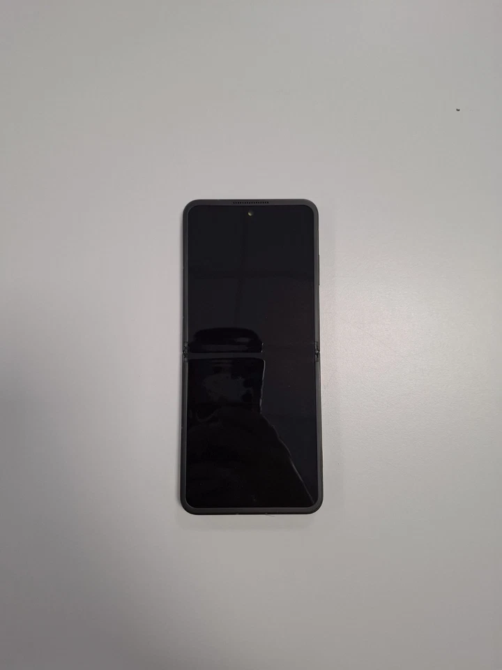 RIPARAZIONE ZTE Nubia Flip 5G Nero - Display Originale - Image 3 of 4