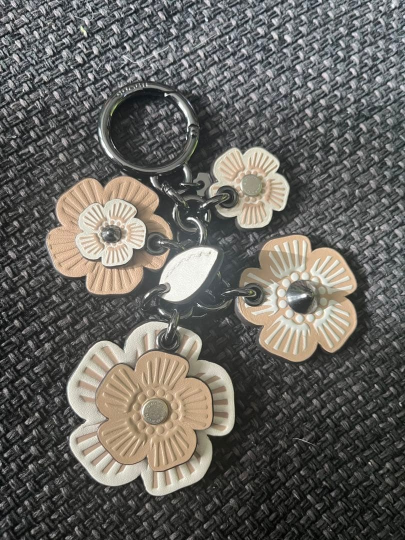 COACH Leather Flower Keychain White Beige Floral Charm Ring