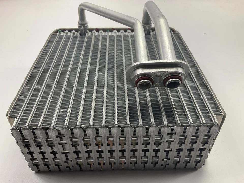 Núcleo evaporador de aire acondicionado automático 7 703-0062 para Kia Sedona 2003-2005 3,5 L V6 Foto 3 de 4