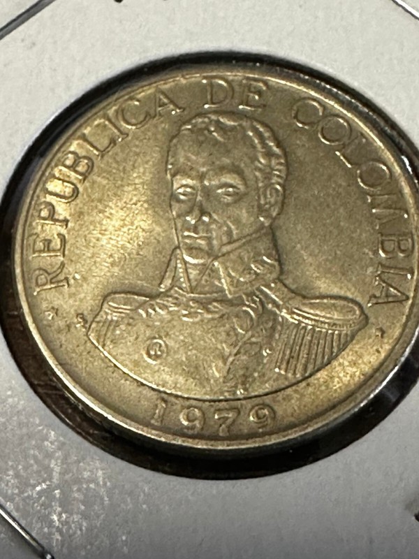 1979 1 Peso Republica De Columbia Extremdely Fine