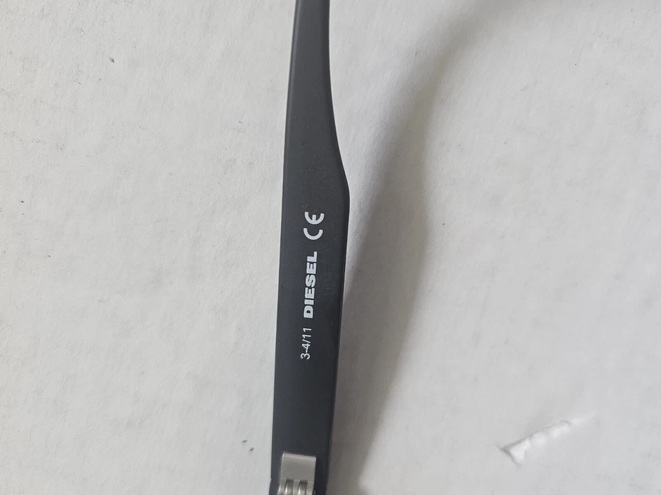 Gafas de sol Diesel DL 0020 Tear Drop de moda marco negro mate lentes azules 135 mm Foto 2 de 4